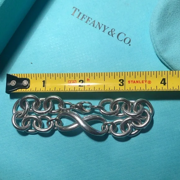 Tiffany & Co infinity sterling silver chunky chain bracelet lobster claw close - Picture 5 of 7